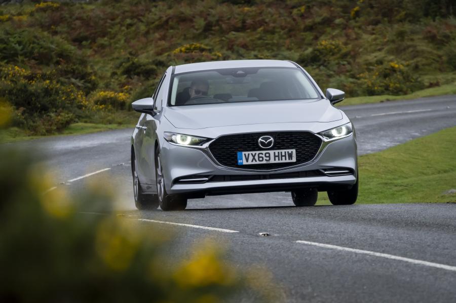  Mazda3 Skyactiv-X Sport Sedan (BP) 2019 года  (UK) (фото 11 из 42)